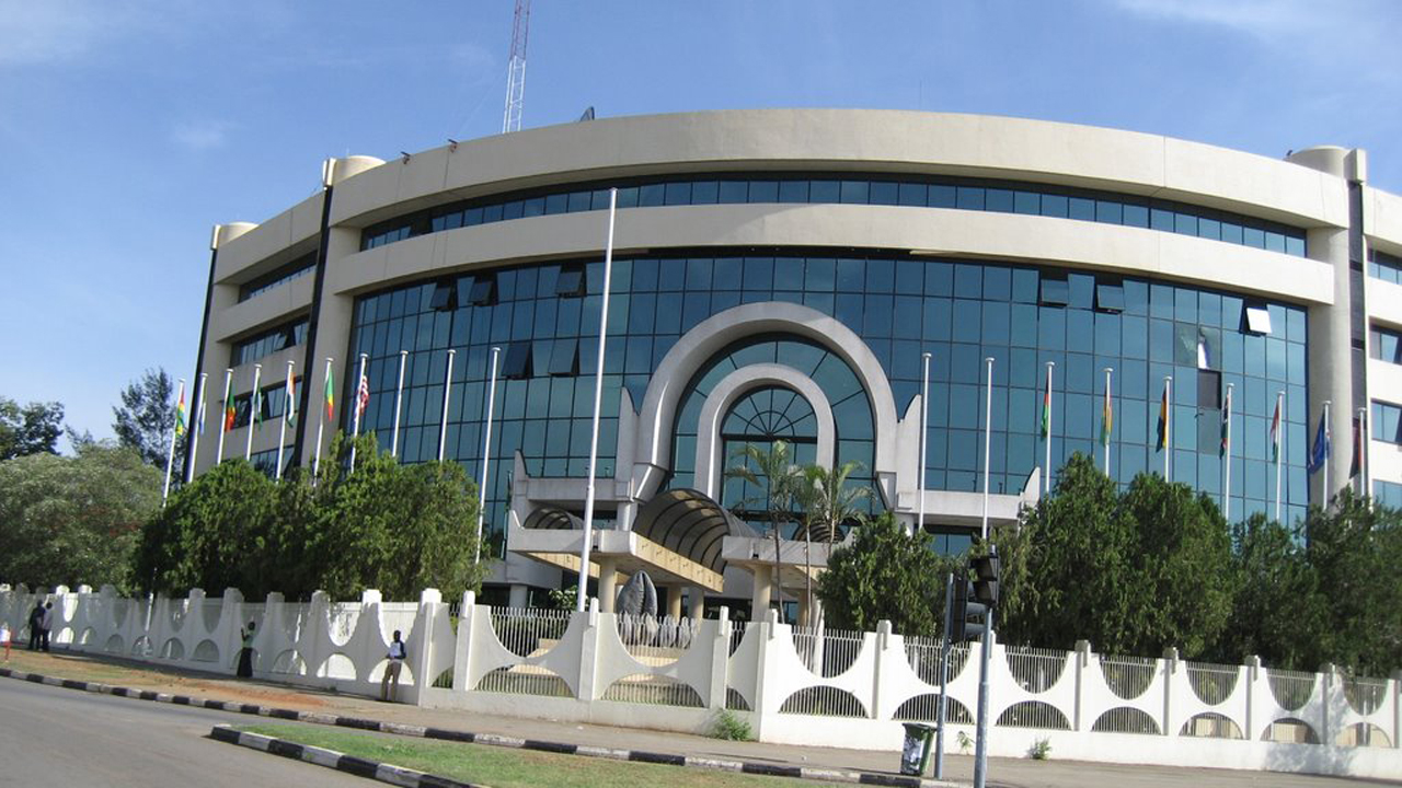 ECOWAS Bank and EIB Partner to Mobilize €300m for Clean Energy