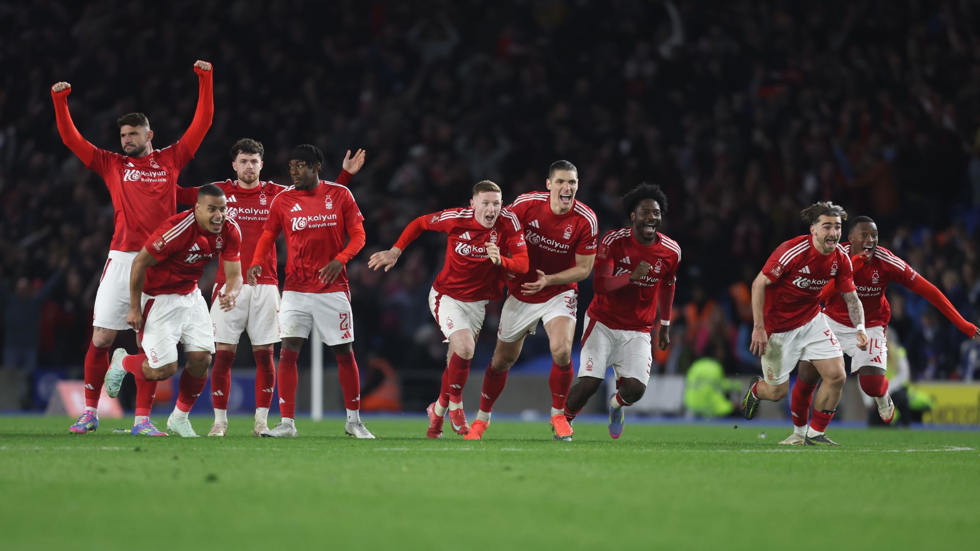 Nottingham forest players celebrating