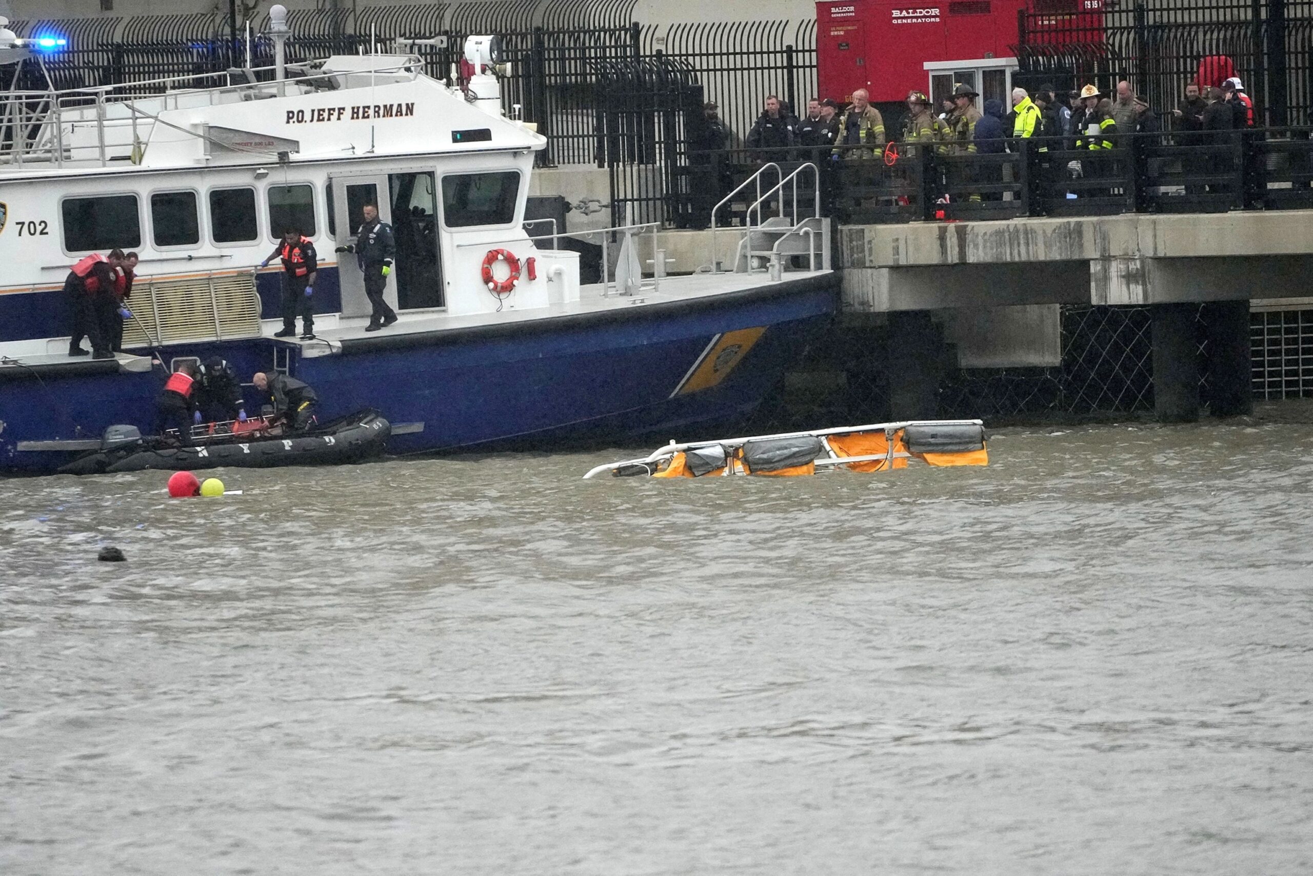 Multiple Hospitalized as Helicopter Crashes into Hudson River Near Manhattan