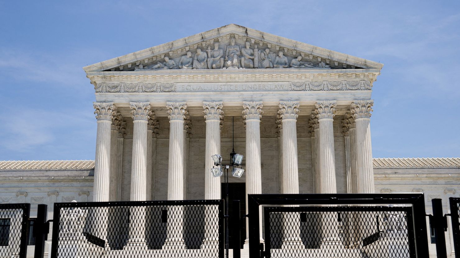US Supreme Court to Hear Challenge to Trump’s Bid to End Birthright Citizenship