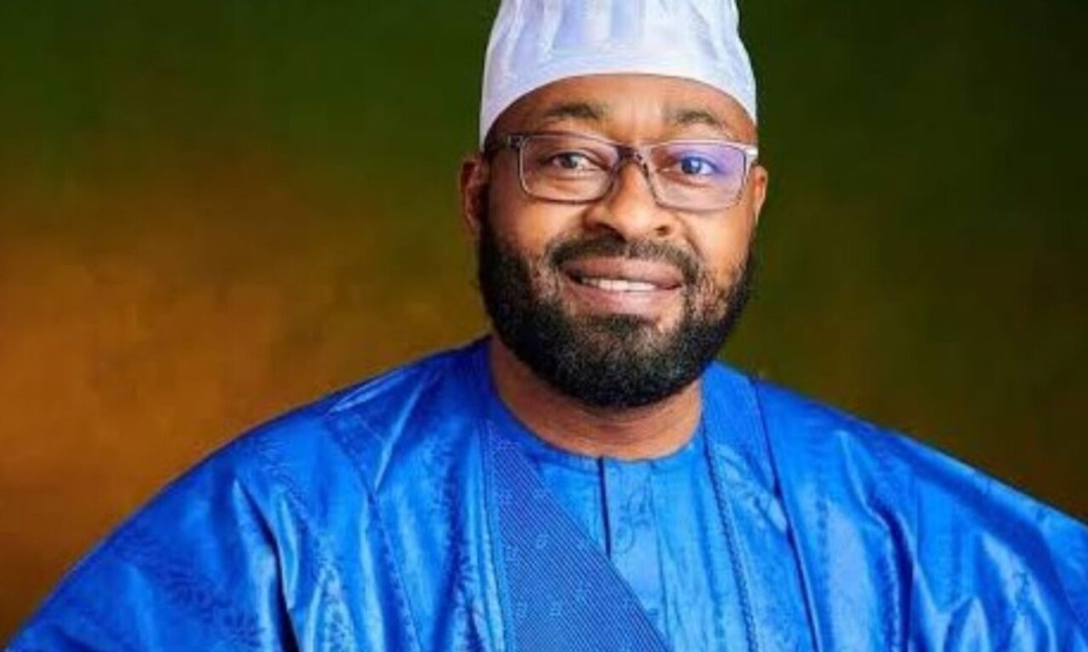 Gov Bago Orders Arrest and Forcible Haircuts of People With Dreadlocks