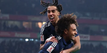 Zirkzee, Yoro