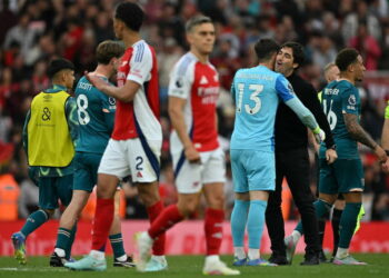 Arsenal Slump to Shock Home Defeat Against Bournemouth Ahead of PSG Clash