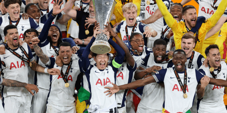 Photo of Tottenham players celebrating their Europa League win