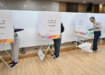 South Koreans Voters
