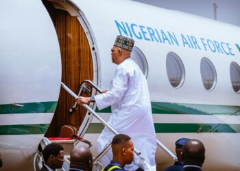 Photo of VP Kashim Shettima entering a presidential jet