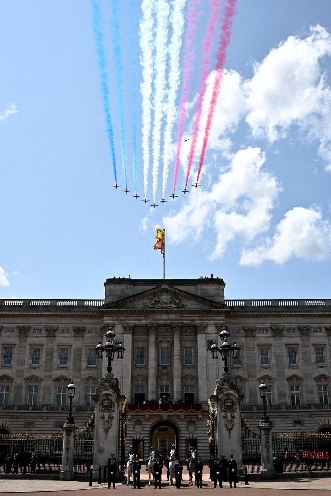Kings Birthday Parade BritainRoyalsTrooping 2