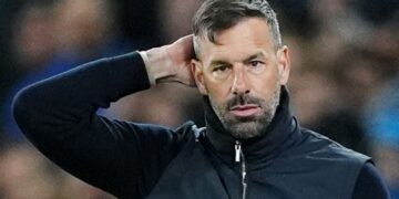 Photo of Manager Van Nistelrooy