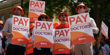 UK Junior Doctors Begin Five-Day Strike
