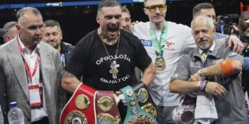 Usyk Knocks Out Dubois to Become Undisputed Heavyweight Champion Photo of Oleksandr Usyk
