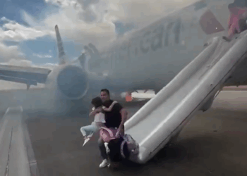 Photo of Emergency Evacuation of American Airlines Flight in Denver