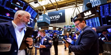 Wall Street Surges to New Records as Tech Earnings Offset Fed Rate Worries Jobs