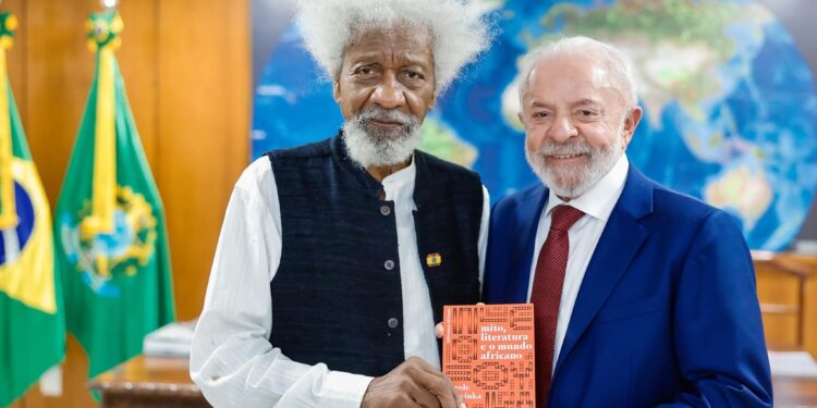 Brazilian President Luiz Inácio Lula da Silva and Nigerian Nobel laureate, Professor Wole Soyinka