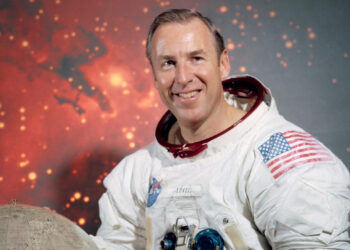 Photo of Apollo 13 Commander Jim Lovell