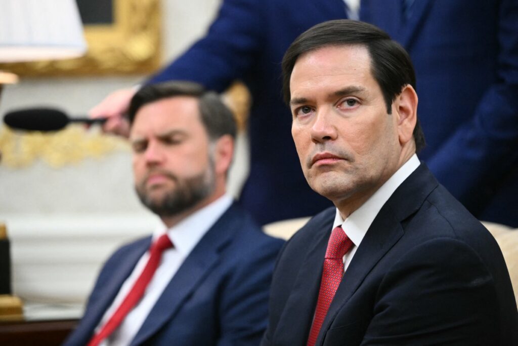 AFP 20250818 69V36T4 v1 MidRes TrumpMeetsZelenskyAndEuropeanLeadersInWashington