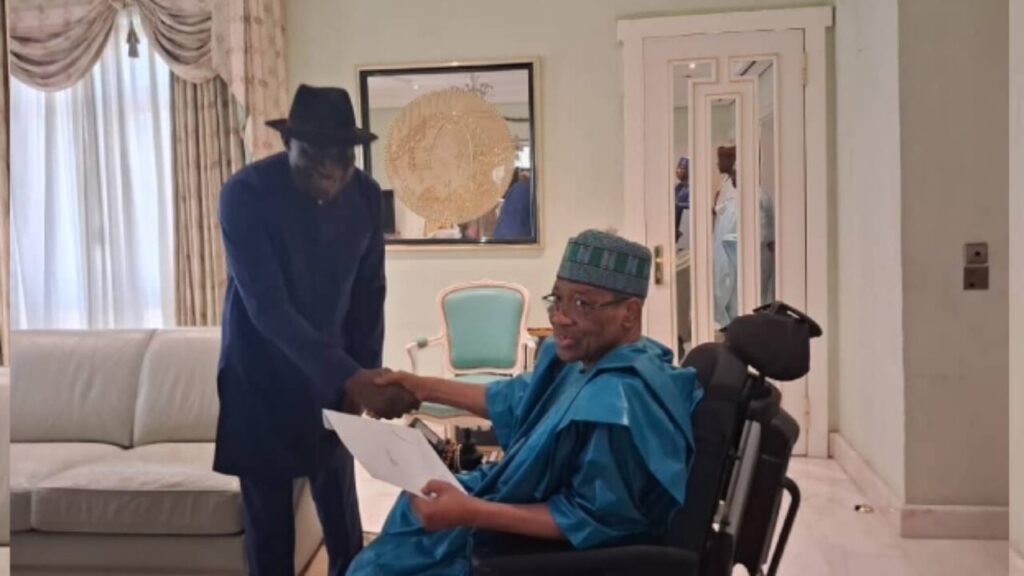 Photo of Goodluck Jonathan and IBB in Minna