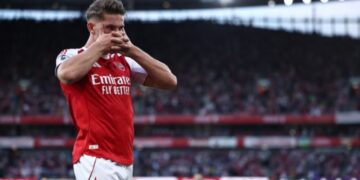 Gyokeres Shines as Arsenal Crush Leeds 5-0, But Injuries Cloud Victory Photo of Viktor Gyokeres
