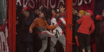 Copa Sudamericana Match Abandoned After Violent Fan Clashes in Buenos Aires Copa Sudamericana Fan Clash