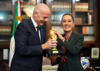 FIFA President Infantino and Mexican President Sheinbaum