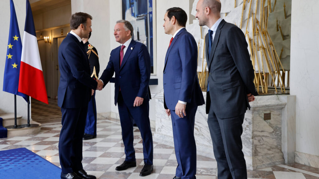 Emmanuel Macron and US envoy Steve Witkoff