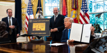 White House Clarifies H-1B Visa Policy Amid Tech Industry Backlash