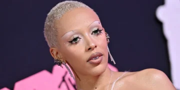 Doja Cat Returns with Solo Pop Album 'Vie' Set for September 26 Release Doja Cat
