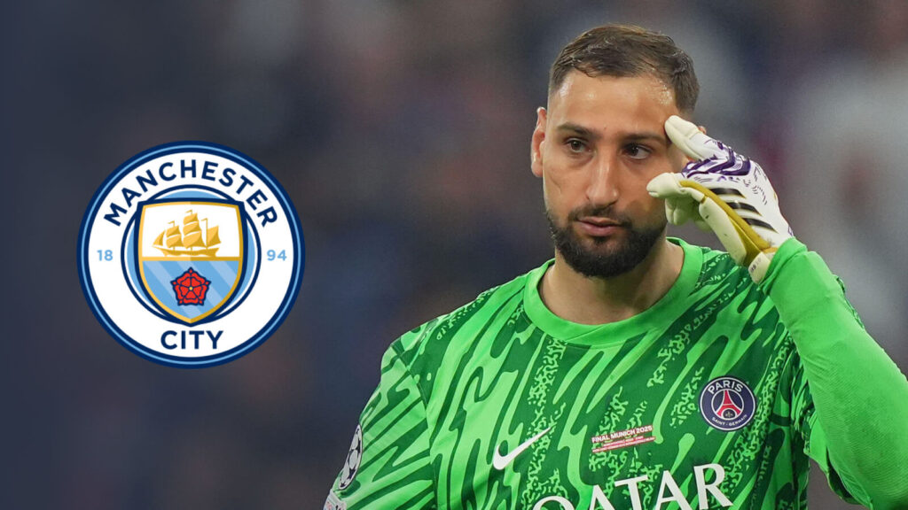 F365 Gianluigi Donnarumma with Man city badge 1