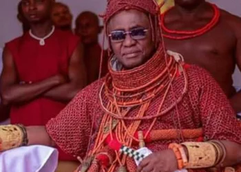 Photo of Oba of Benin, Oba Ewuare II