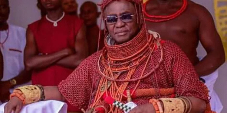 Photo of Oba of Benin, Oba Ewuare II
