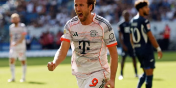 Kane Hits Hat-Trick as Bayern Cruise Past Hoffenheim, Hamburg End Seven-Year Wait Photo of Harry Kane