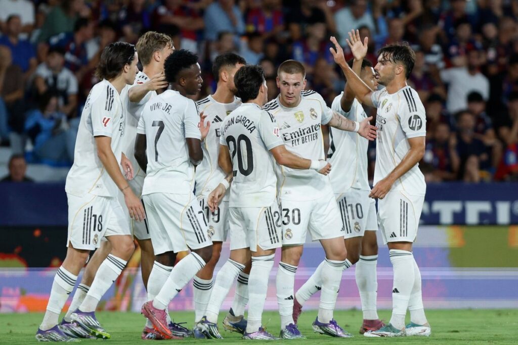 celebracion visitante en el levante real madrid de la primera division 2025 26 efe