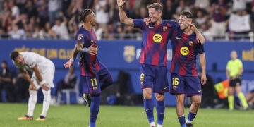 Barcelona Thrash Valencia 6-0 at Training Ground as Lewandowski, Raphinha and Lopez Shine Barcelona Players