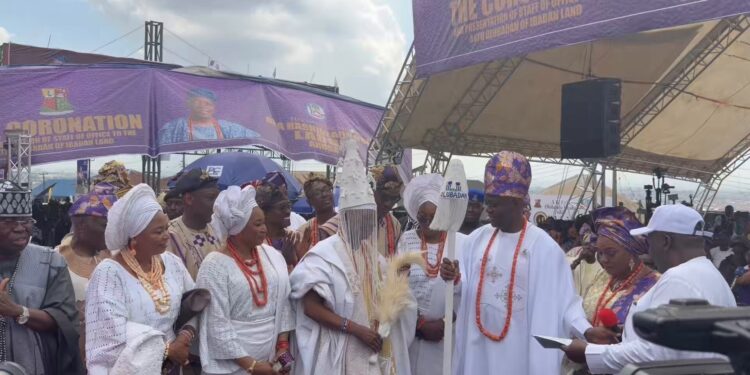 Gov Makinde Presents Staff of Office to Oba Rasidi Ladoja.