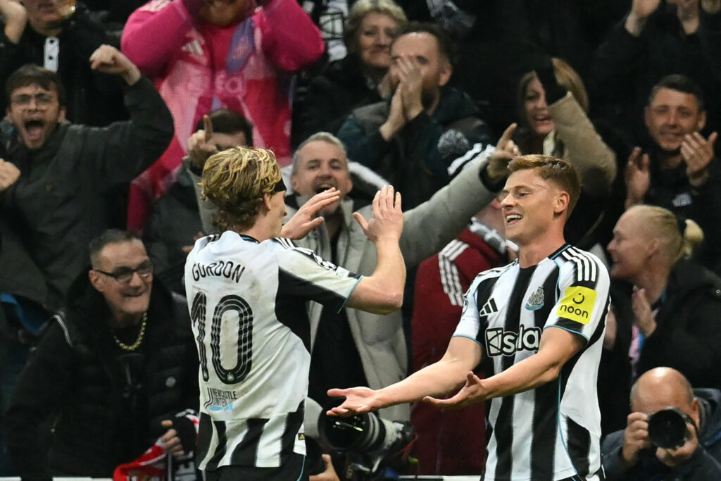 Newcastle Crush Benfica