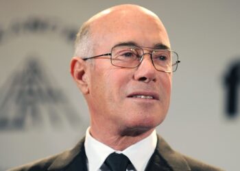 David Geffen’s Estranged Husband Abruptly Drops Explosive Lawsuit