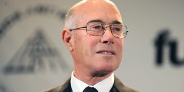 David Geffen’s Estranged Husband Abruptly Drops Explosive Lawsuit