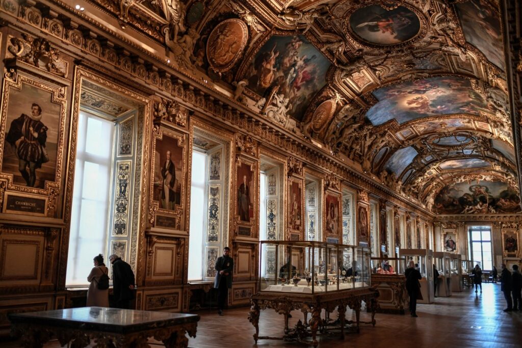 Photo of the Louvre Museum