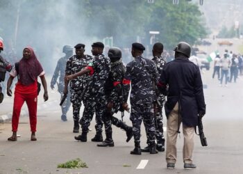 Police fire Tear Gas at Protesters