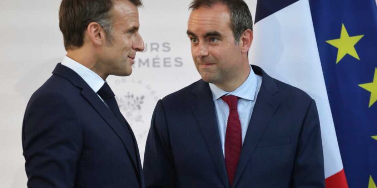 Photo of Macron and PM Lecornu