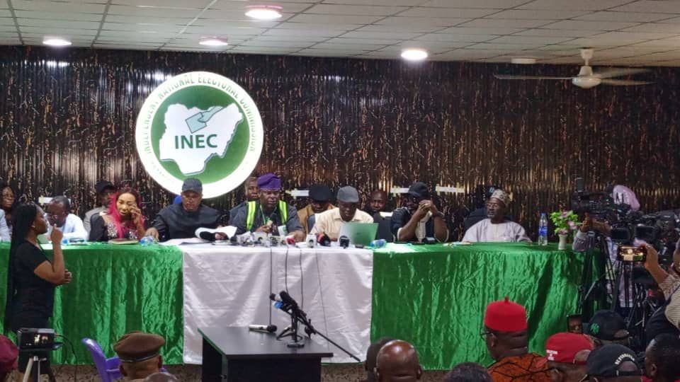 Professor Omoregie Edoba announcing Anambra governorship election result