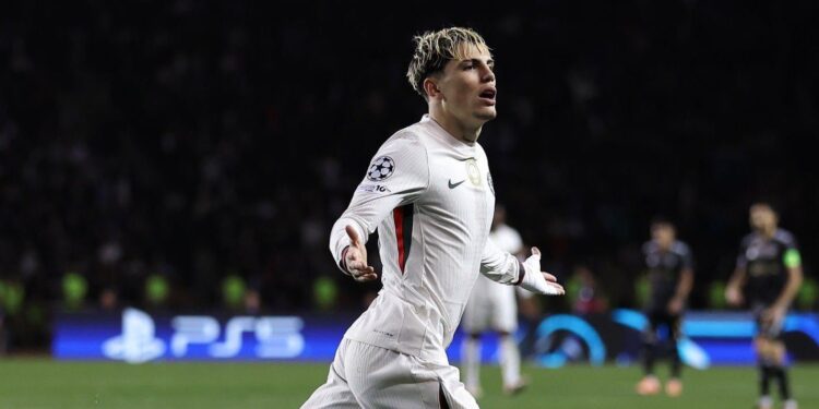 Photo of Garnacho celebrating a goal