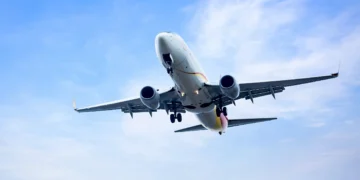 U.S. Transportation Secretary Orders Flight Reductions at 40 Major Airports Amid Shutdown U.S. Transportation Secretary Orders Flight Reductions at 40 Major Airports Amid Shutdown