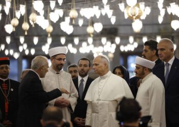 Pope Leo XIV's Visit to Istanbul’s Blue Mosque