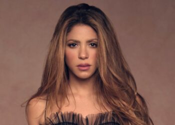 Shakira Receives Inaugural Billboard Global Touring Icon Award