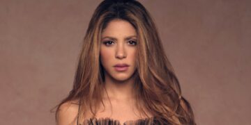 Shakira Receives Inaugural Billboard Global Touring Icon Award