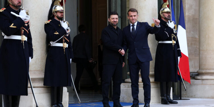 Photo of Zelensky and Macron