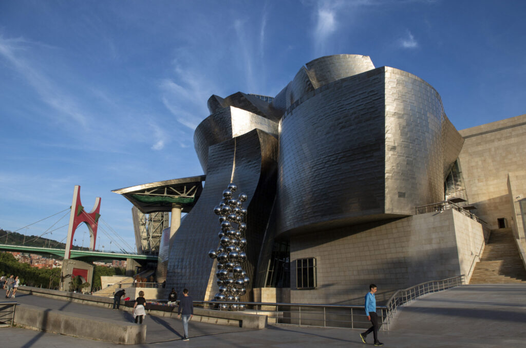 AFP 20251205 879X2WG v1 HighRes FilesUsCanadaArchitectureGehry 2048x1353 1