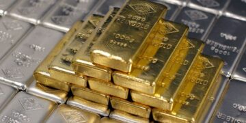 Gold Tumbles, Silver Plunges 15% in Brutal Market Crash gold