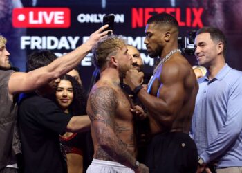 Anthony Joshua versus Jake Paul f