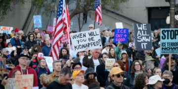 Protests Erupt in Minneapolis After Second US Citizen Killed by Immigration Agents This Month Protests Erupt in Minneapolis